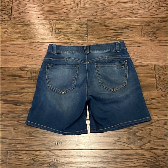 Democracy Ab Solution Mid Rise Bermuda Shorts Size 4 - Picture 2 of 16